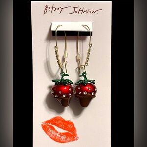 NWT•Betsey Johnson Chocolate Dipped Strawberry Earrings